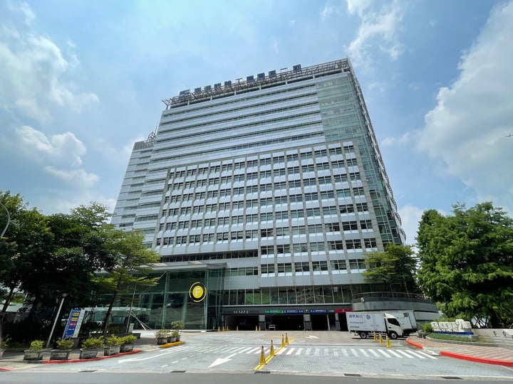 20260324 官網_南港軟體園區精華廠辦_大樓外觀